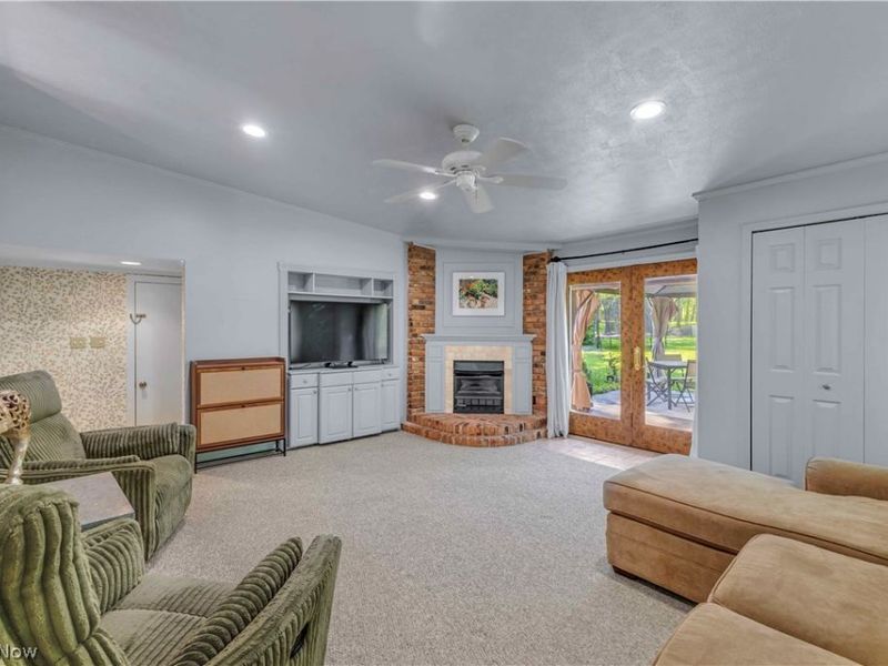 950 E Sprague Road, Broadview Heights, OH 44147 Photo 3