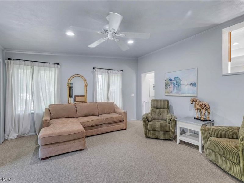 950 E Sprague Road, Broadview Heights, OH 44147 Photo 4