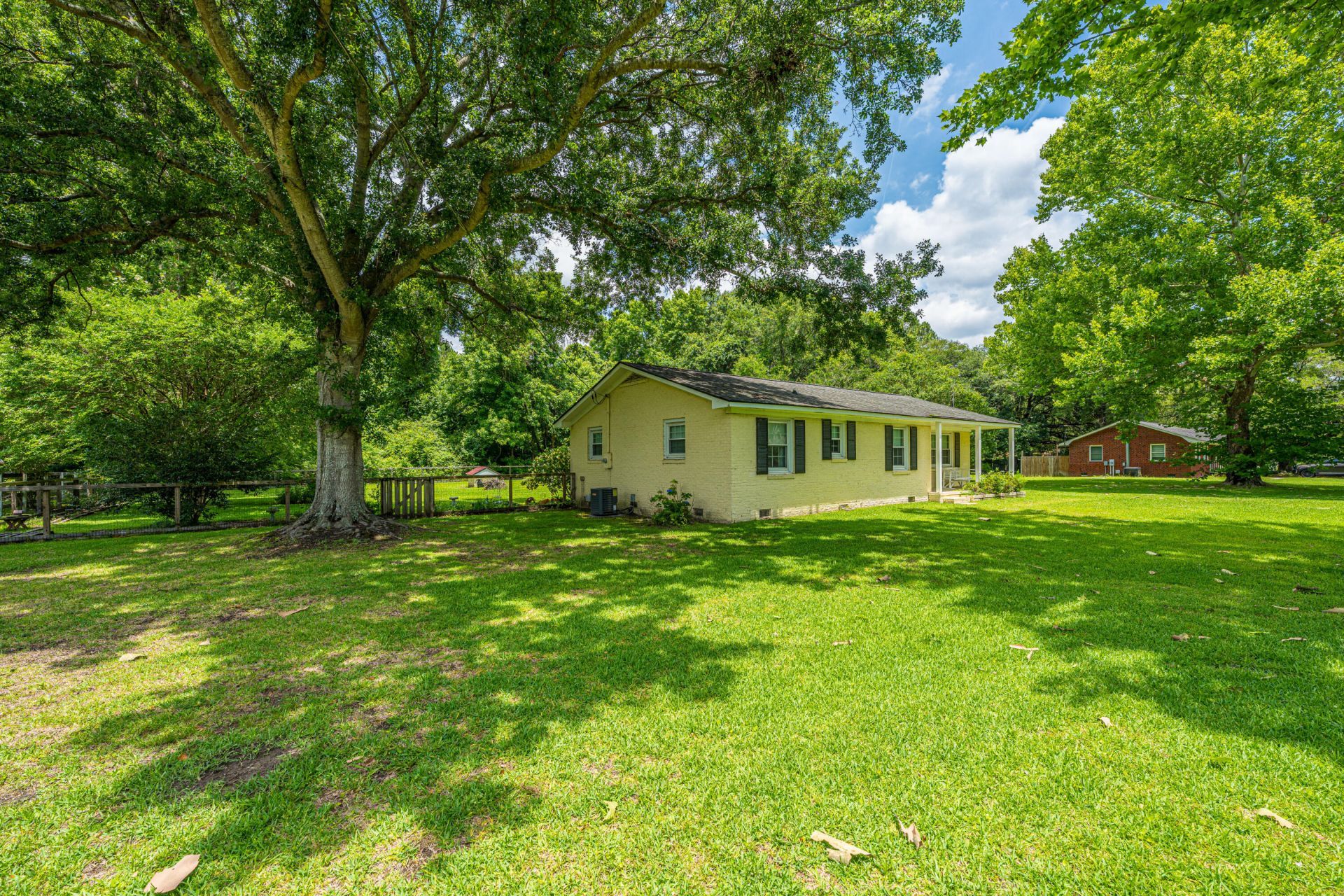 7372 Commodore Road Photo 1