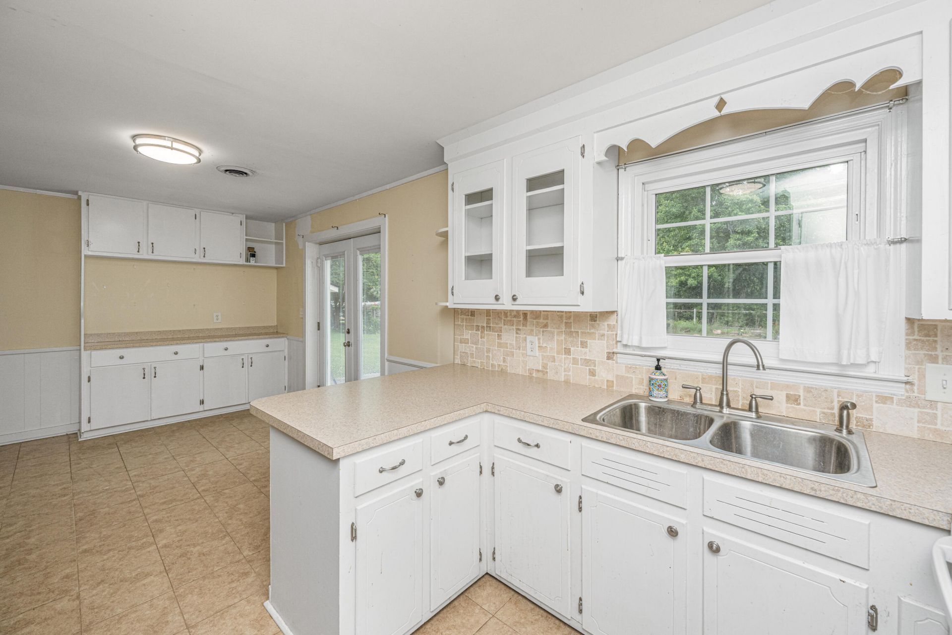 7372 Commodore Road Photo 14