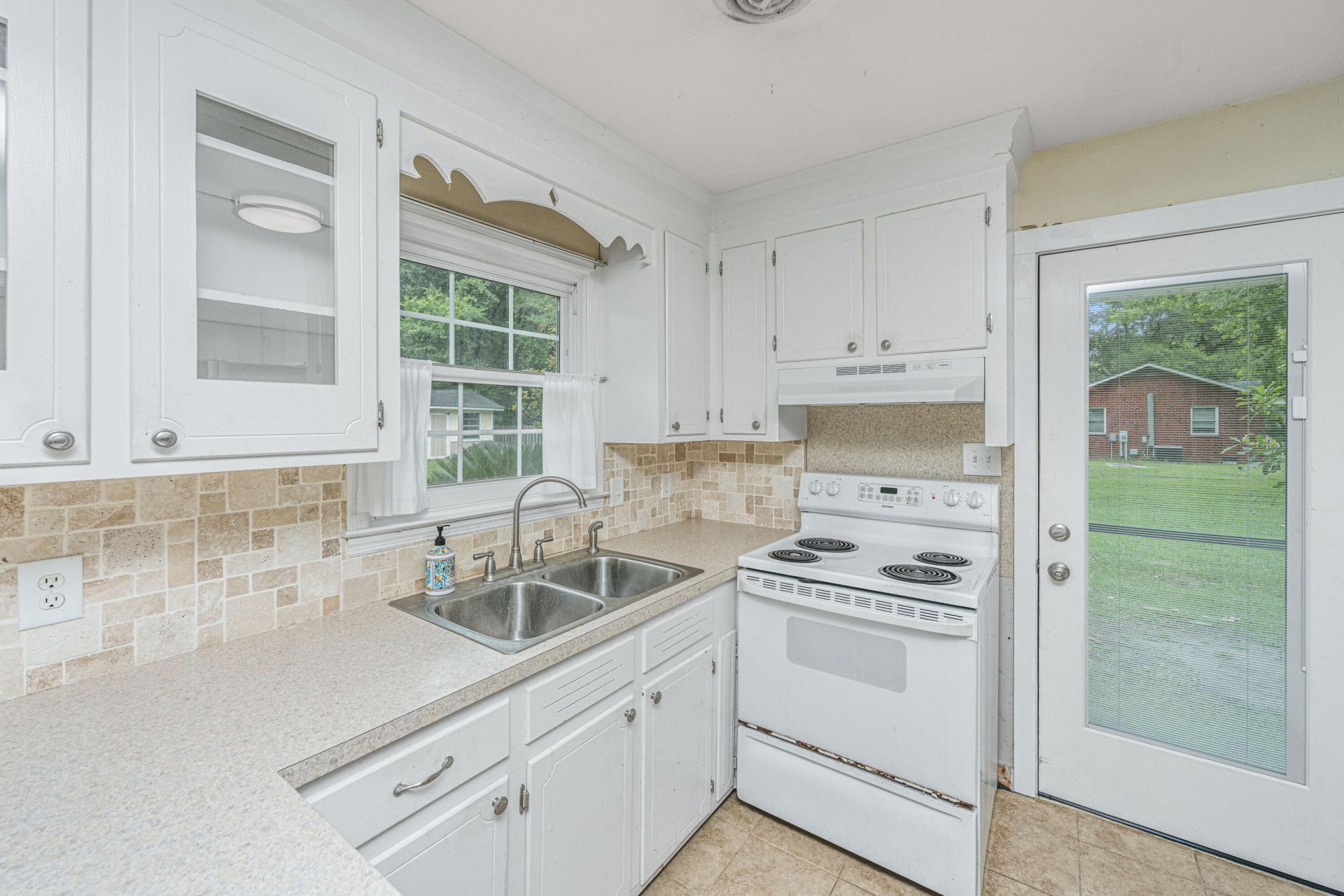 7372 Commodore Road Photo 15