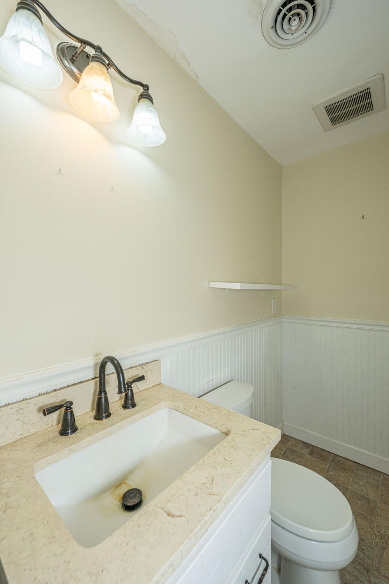 7372 Commodore Road Photo 24