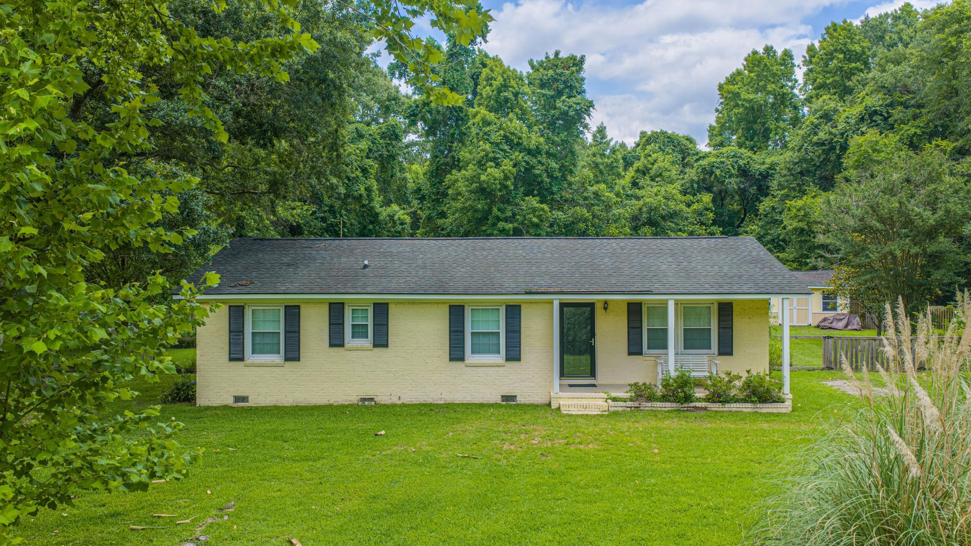 7372 Commodore Road Photo 4