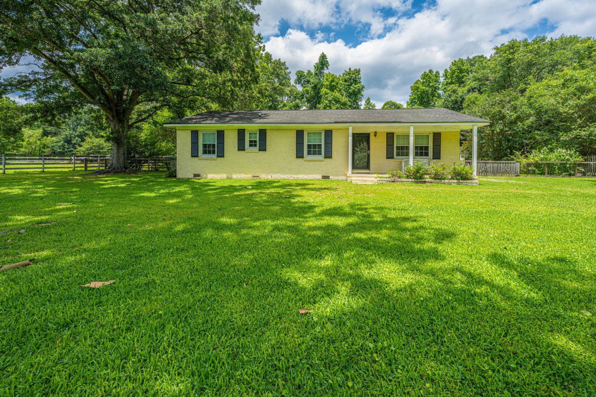 7372 Commodore Road Photo 6