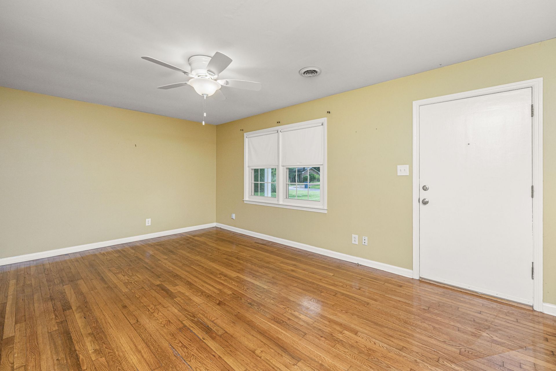 7372 Commodore Road Photo 8