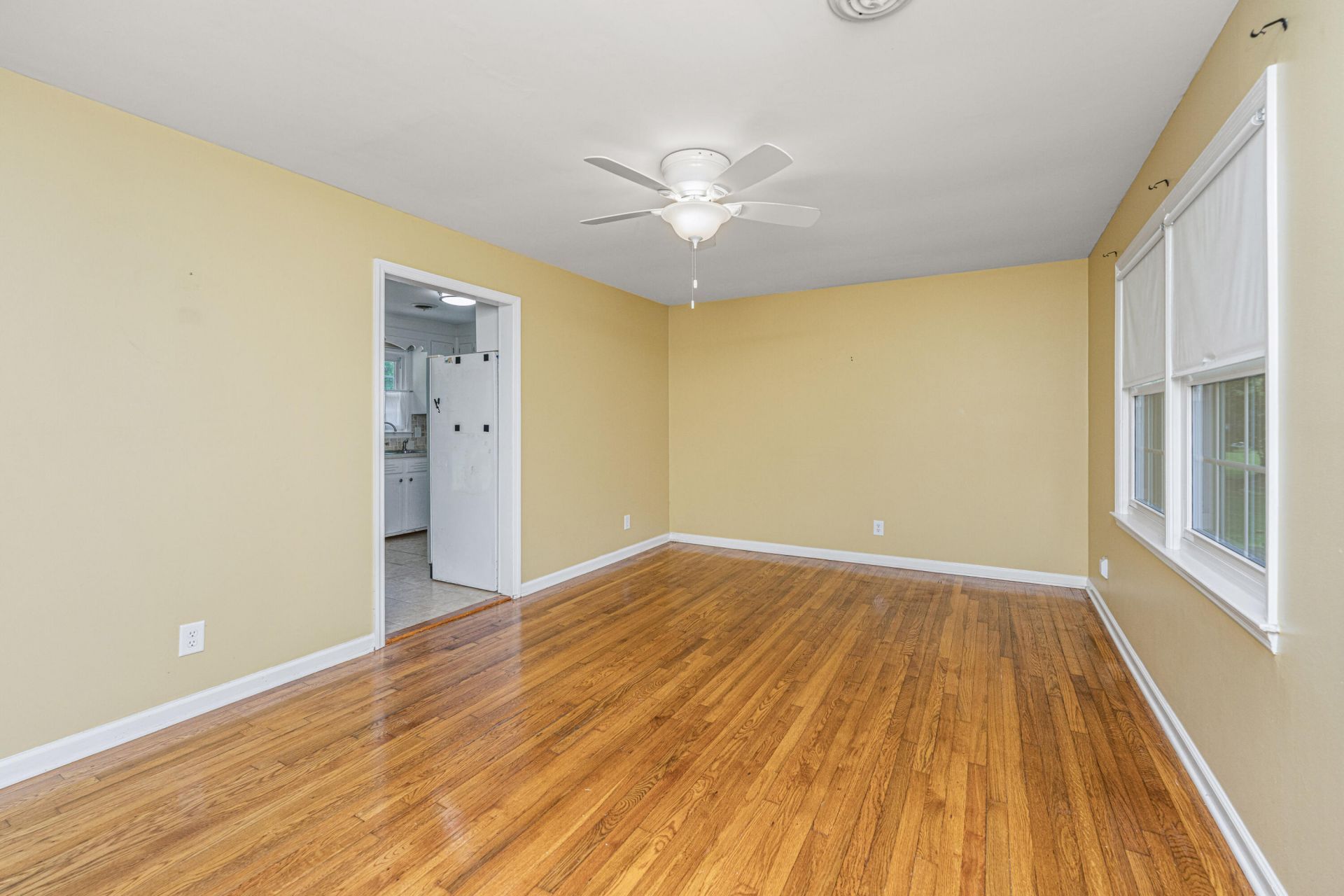 7372 Commodore Road Photo 9