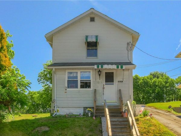 1133 Rosannah St, Ellwood City, PA 16117