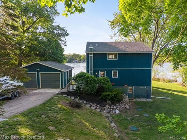 2881 Hope, White Lake Twp, MI 48383