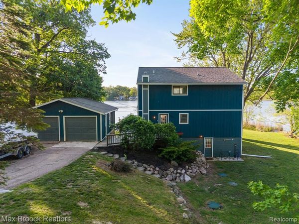 2881 Hope , White Lake Twp, MI 48383