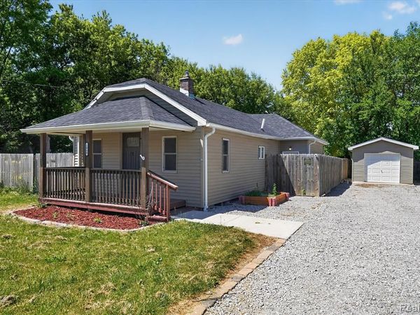 1060 W WILLIAMSON Avenue , Flint Twp, MI 48507