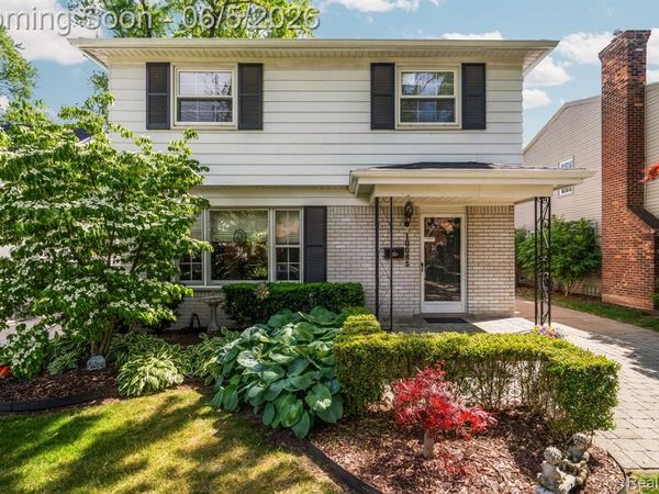 10065 Hart Avenue , Huntington Woods, MI 48070