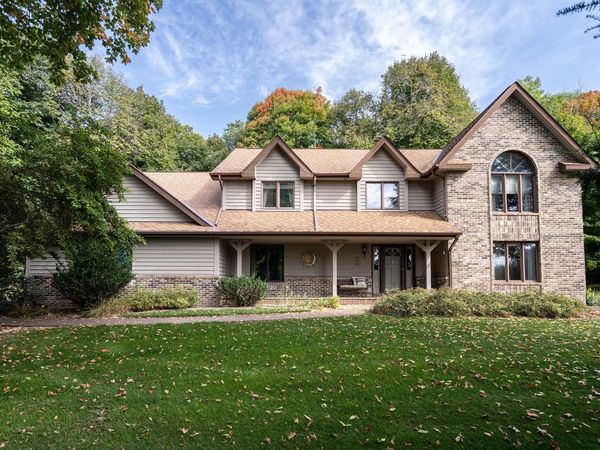 1896 Shady LANE, Grafton, WI 53024