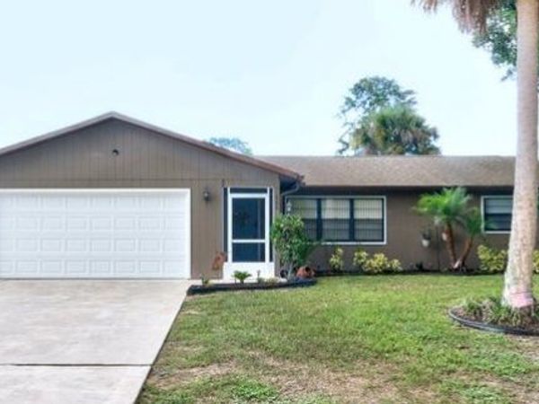 585 Ray Street , Sebastian, FL 32958