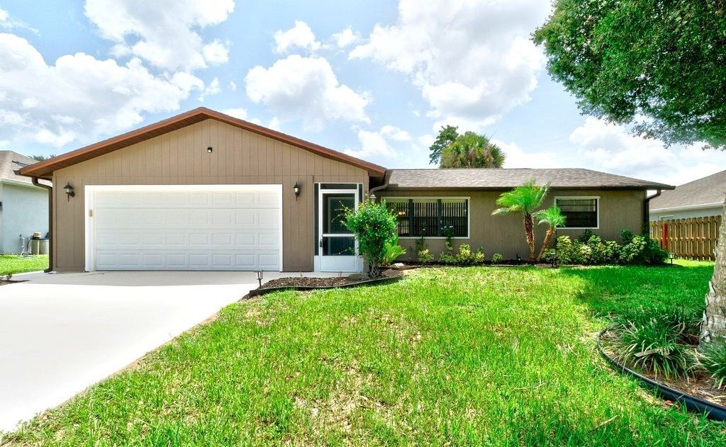 585 Ray Street, Sebastian, FL 32958 Photo