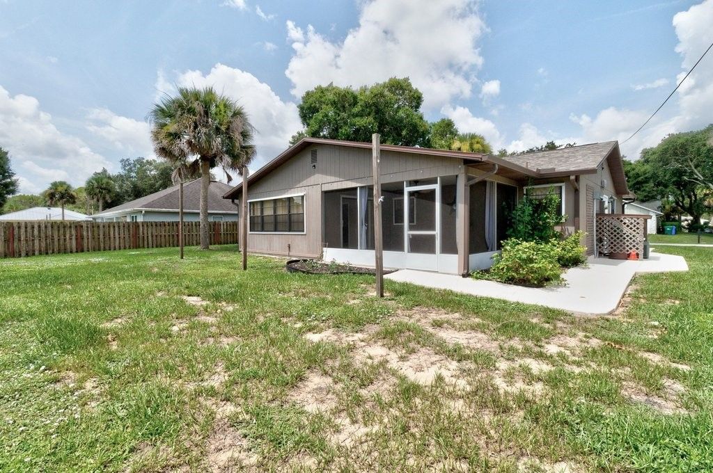 585 Ray Street, Sebastian, FL 32958 Photo