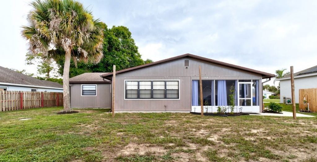 585 Ray Street, Sebastian, FL 32958 Photo