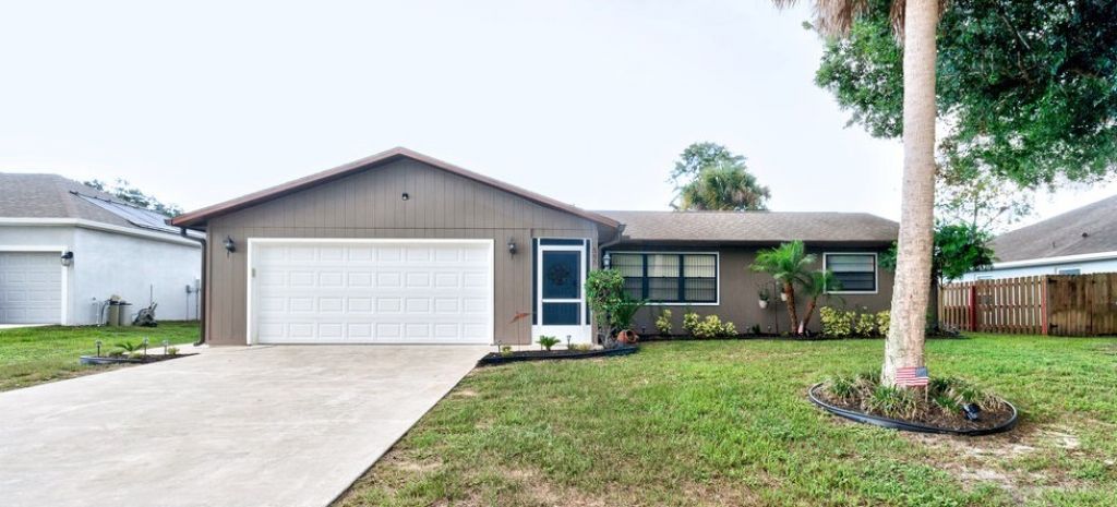 585 Ray Street, Sebastian, FL 32958 Photo