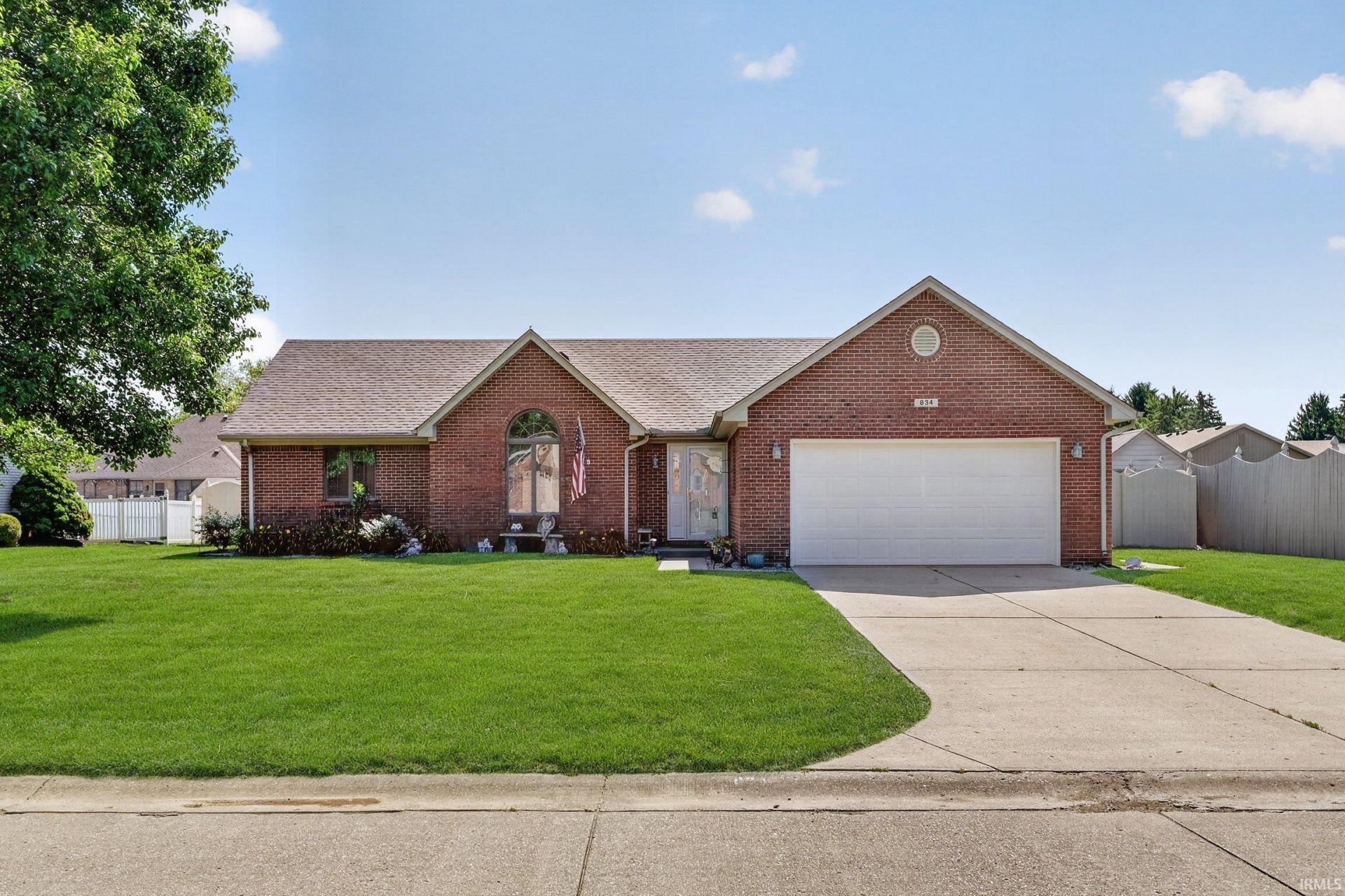 834 Deerfield Road, Anderson, IN 46012 Main Photo