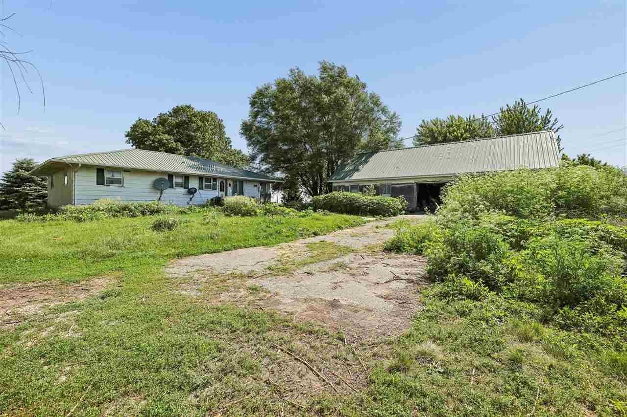 1742 520th Ave, Deep River, IA 52222 Main Photo
