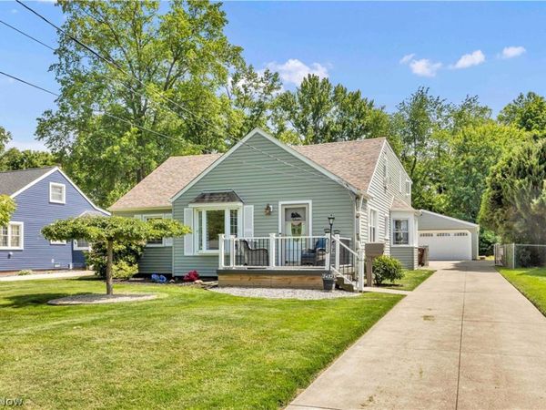 24323 Smith Avenue , Westlake, OH 44145