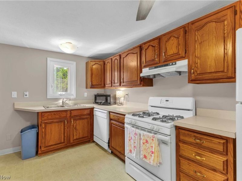 24323 Smith Avenue, Westlake, OH 44145 Photo 24