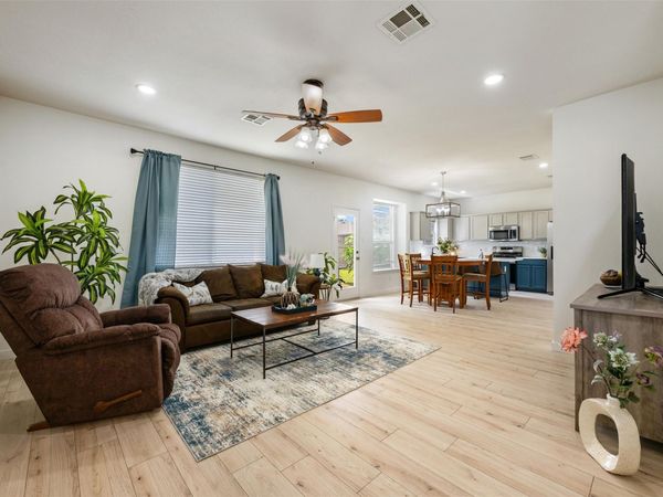 1104 Henderson DR, Leander, TX 78641