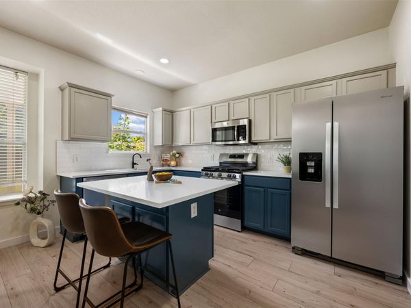 1104 Henderson DR , Leander, TX 78641