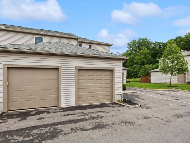 1699 Ridgebury Drive , Unit 143E, Hilliard, OH 43026 Photo 3