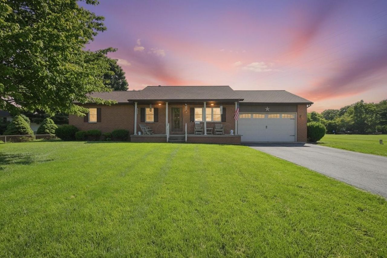 17329 Zig Zag Drive , Circleville, OH 43113 Main Photo