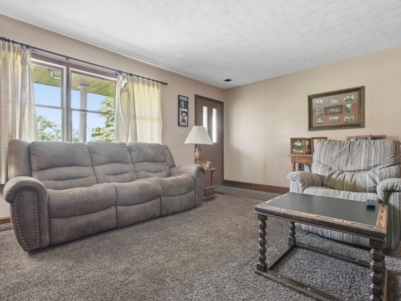 17329 Zig Zag Drive , Circleville, OH 43113 Photo 5