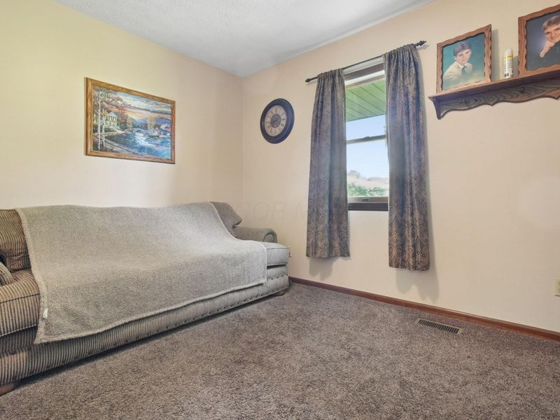 17329 Zig Zag Drive , Circleville, OH 43113 Photo 6