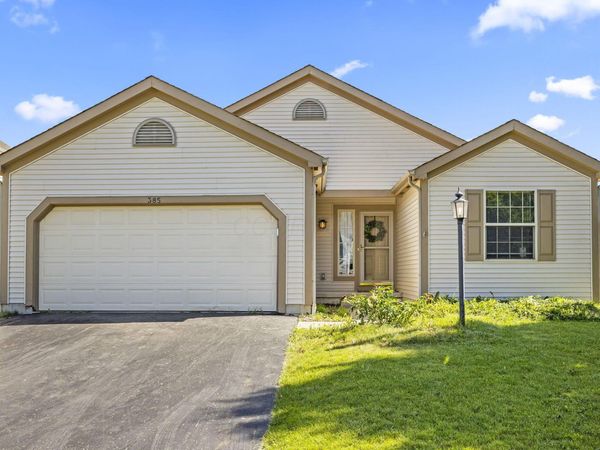 385 Flat River Street , Pickerington, OH 43147