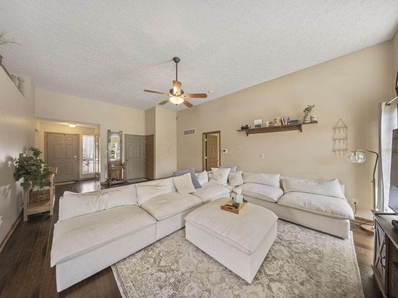 385 Flat River Street , Pickerington, OH 43147 Photo 4