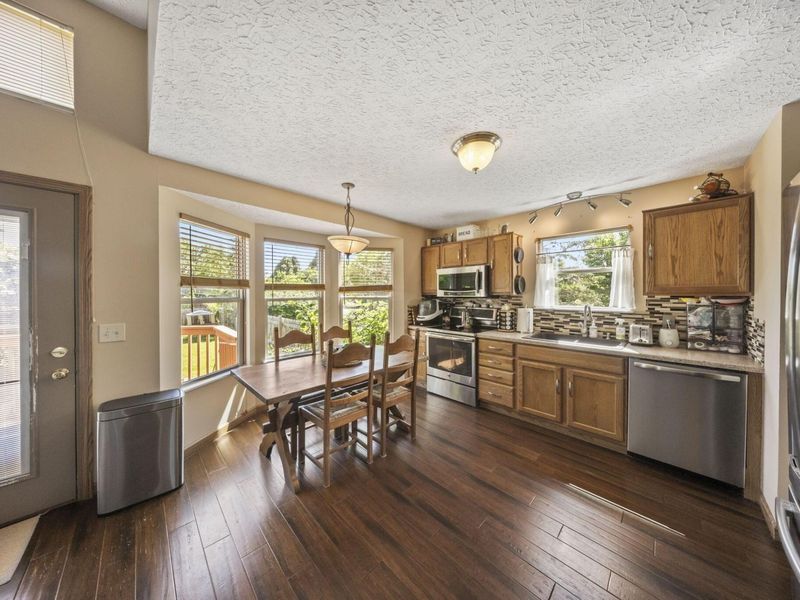 385 Flat River Street , Pickerington, OH 43147 Photo 5