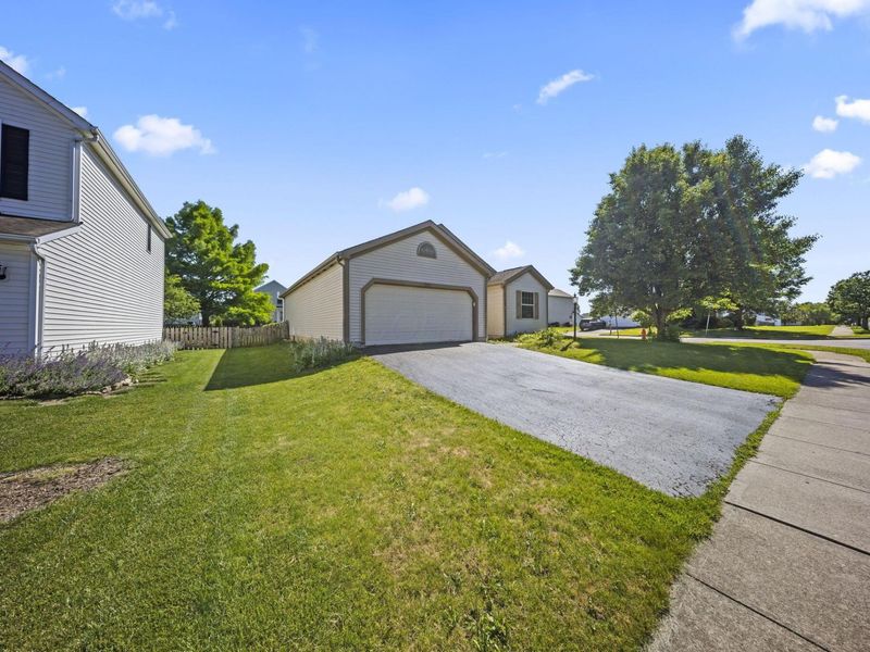 385 Flat River Street , Pickerington, OH 43147 Photo 8