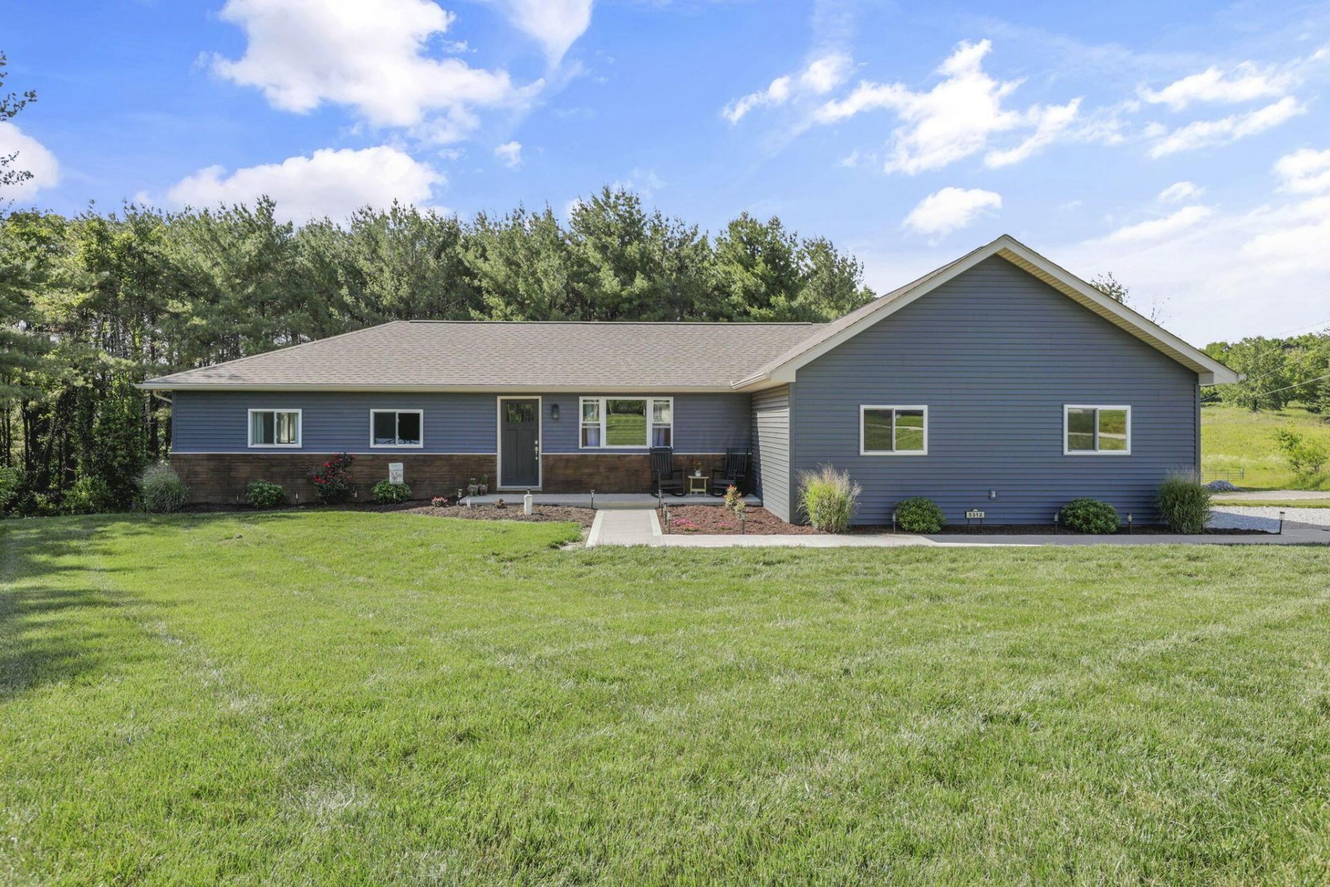 5312 Cincinnati Zanesville Road Ne, Lancaster, OH 43130 Main Photo