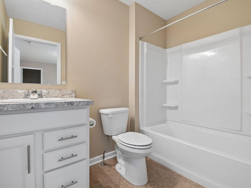 6012 Lawthorn Drive, Unit 18, Westerville, OH 43081 Photo 32