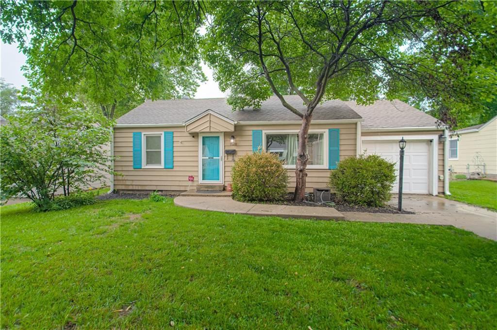 7628 Foster Street, Overland Park, KS 66204 Main Photo