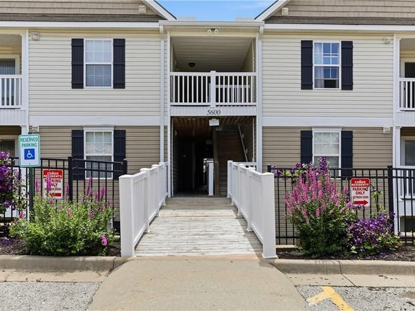 5600 NE 80th Terrace, Unit 2C, Kansas City, MO 64119