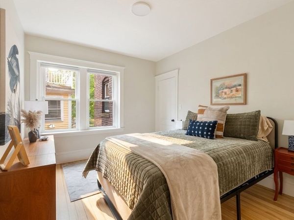 176 Naples Rd, Unit 7, Brookline, MA 02446
