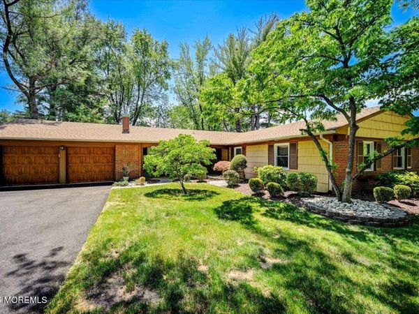 28 Morningside Drive, Old Bridge, NJ 08857