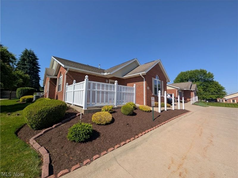 202 Greenbriar Lane, Dalton, OH 44618 Photo 2