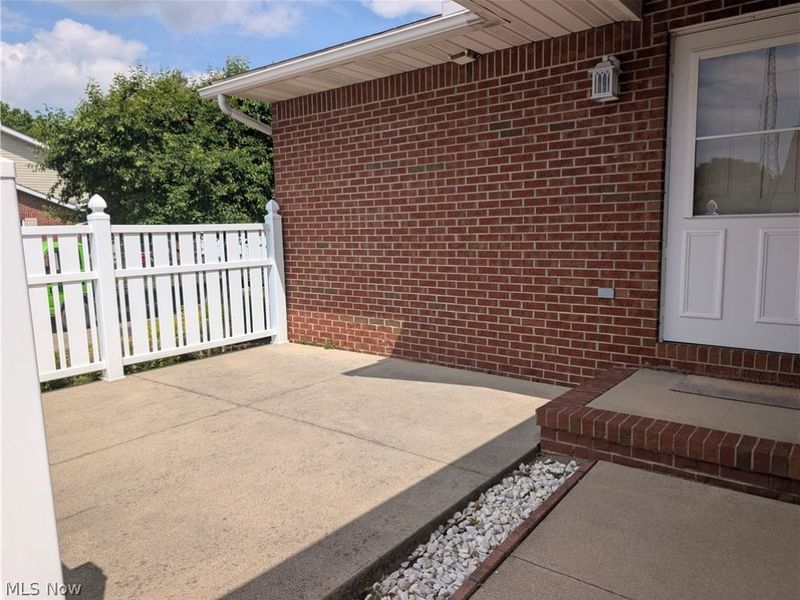 202 Greenbriar Lane, Dalton, OH 44618 Photo 4