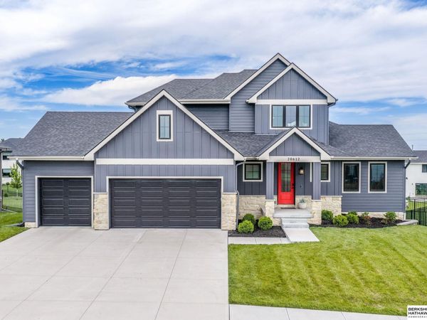20612 Ellison Avenue, Elkhorn, NE 68022