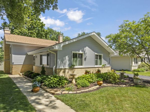 257 S Milton Avenue , Glen Ellyn, IL 60137