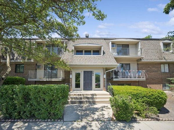 244 E Bailey Road , Unit M, Naperville, IL 60565