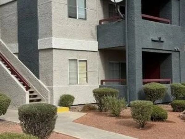 8600 W Charleston Boulevard, Unit 2061, Las Vegas, NV 89117