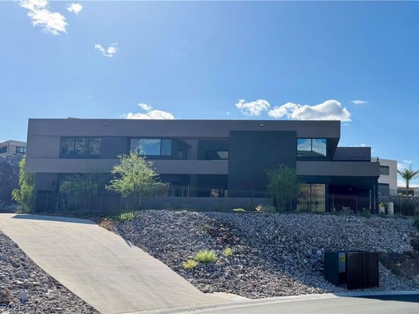 625 Sleeping Dragon Drive, Henderson, NV 89012