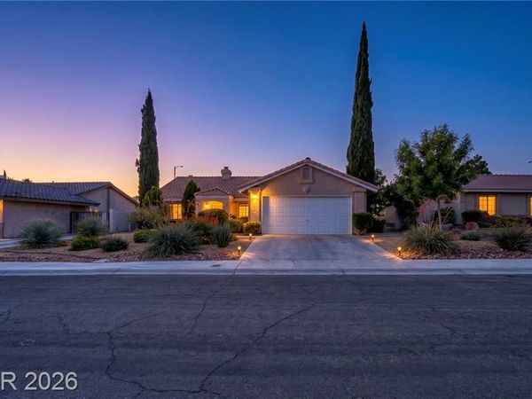 7713 Leavorite Drive, Las Vegas, NV 89128