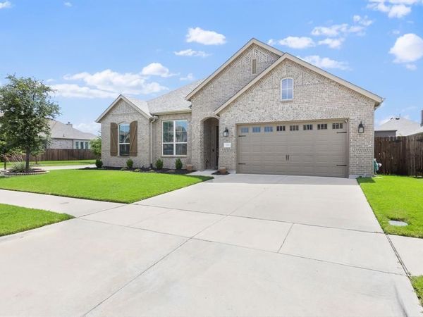 1696 Storey Lane , Waxahachie, TX 75165